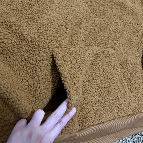 American Eagle Sherpa Teddy Pullover size Medium - Picture 4 of 10